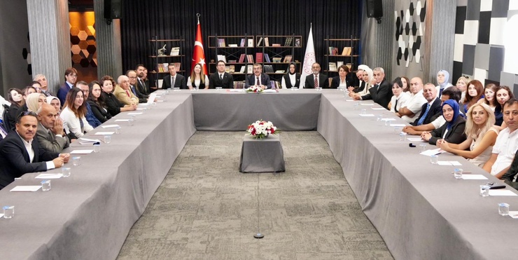 Bakan Tekin, Eylül Ayı Mesleki Çalışma Programı Canlı Yayınında Öğretmenlere Hitap Etti